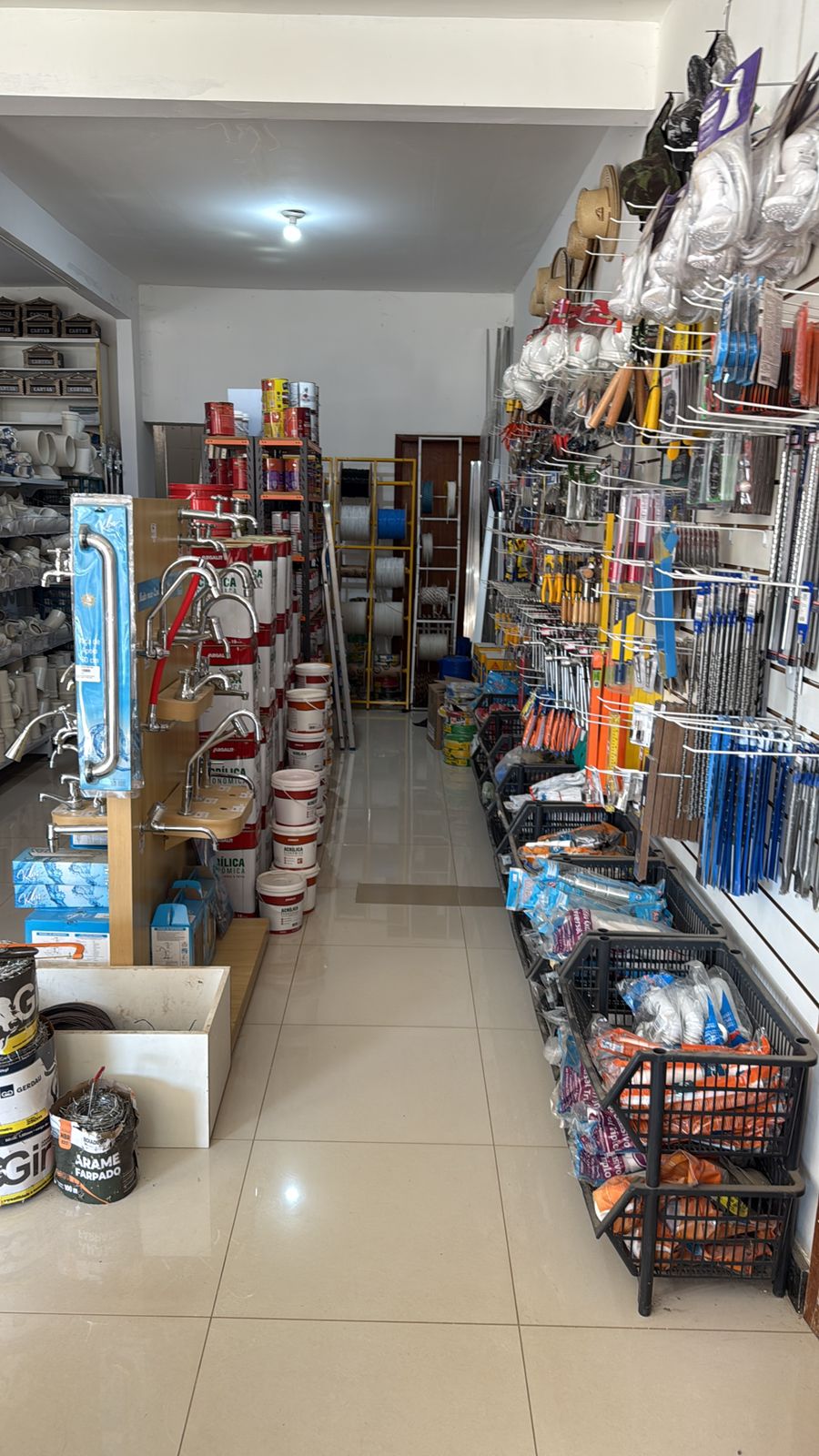 Ferramentas diversas, vendido pela Ferreira Campos Materiais de Construção